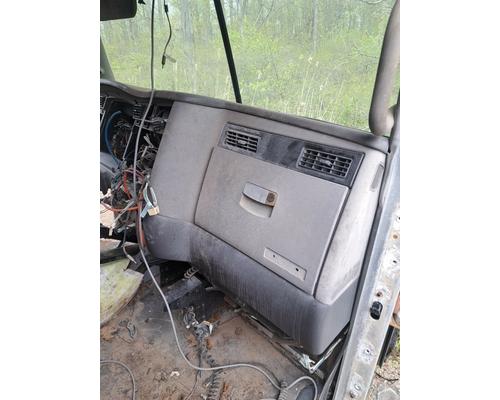 KENWORTH T600 Cab or Cab Mount