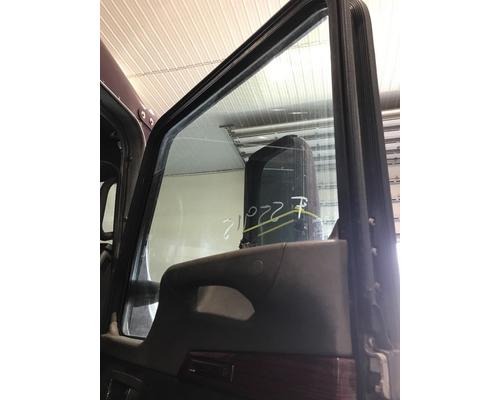 kenworth-t600-windshield #717420