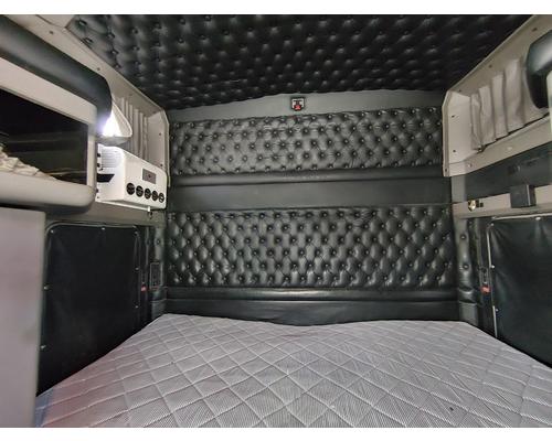 KENWORTH T660 Parts Vehicles