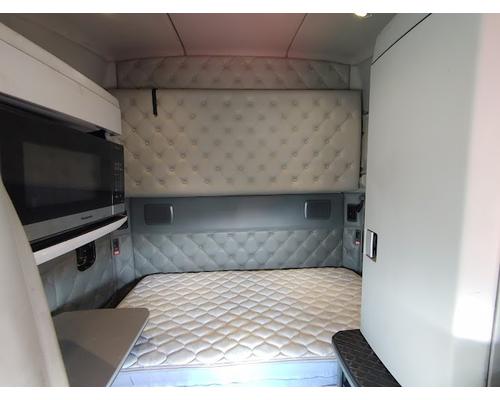 KENWORTH T680 Complete Vehicle
