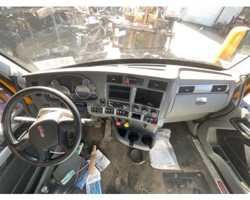 Kenworth T680 Dash Assembly # Kenworth T680 Dash Assembly #