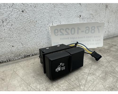 とっとページ KENWORTH T680 Miscellaneous Parts OEM# P27124400101 in Dorr