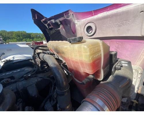  Kenworth T680 Radiator Overflow #