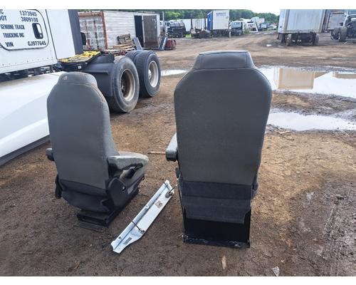 KENWORTH T680 Seat, Front