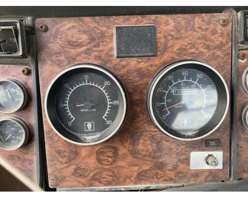  Kenworth T800 Instrument Cluster #