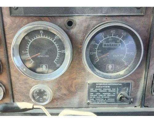  Kenworth T800 Instrument Cluster #