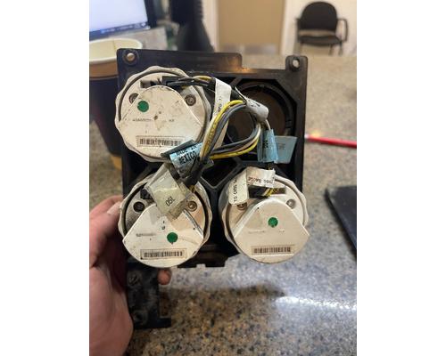 KENWORTH T800 Instrument Cluster