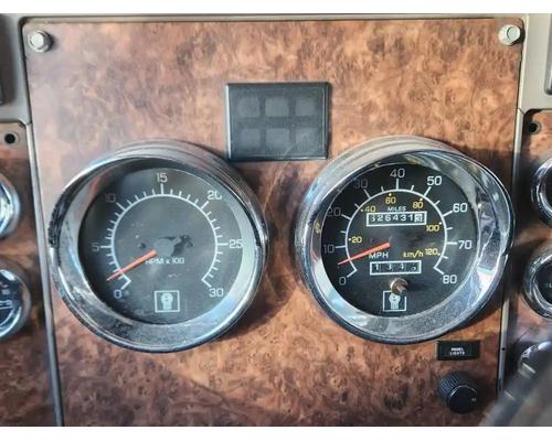  Kenworth W900 Instrument Cluster #