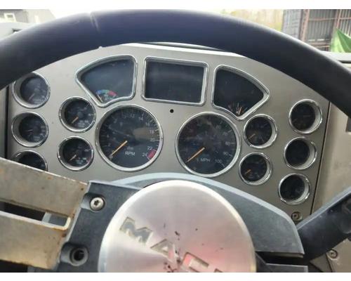  Mack 700 Instrument Cluster #