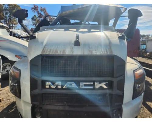 mack-anthem-hood #1437909