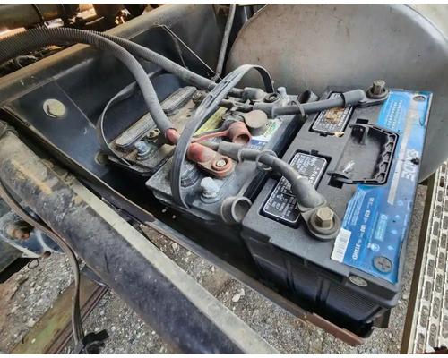 mack-ch612-battery-box #1436849