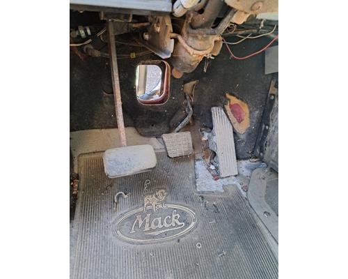 MACK CH613 Cab or Cab Mount