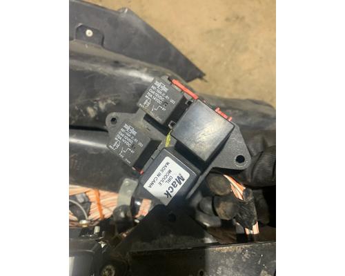 MACK CH613 Dash Wiring Harness