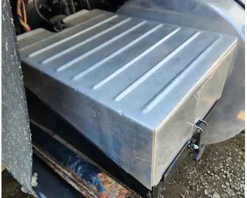 mack-chn613-battery-box #1433449