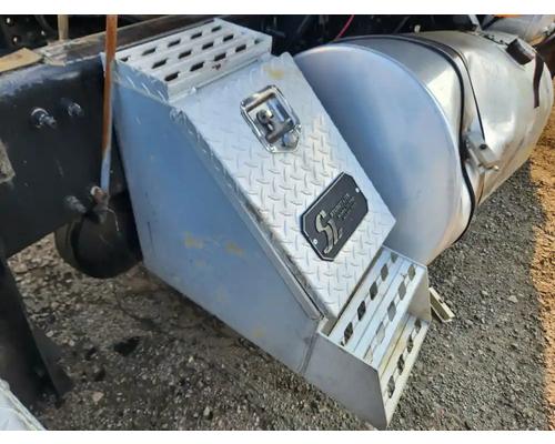 mack-chn613-tool-box #1433470
