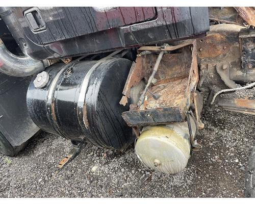 MACK CL713 Parts Vehicles