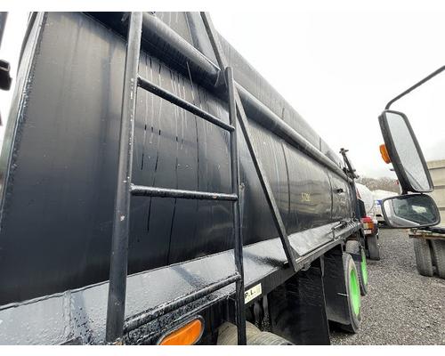 MACK CL713 Parts Vehicles