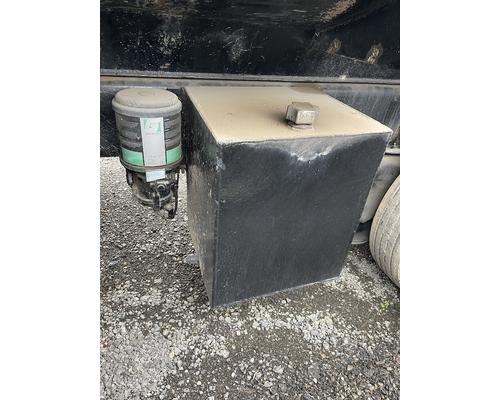 MACK CL713 Parts Vehicles