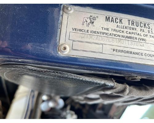 MACK CL713 Parts Vehicles