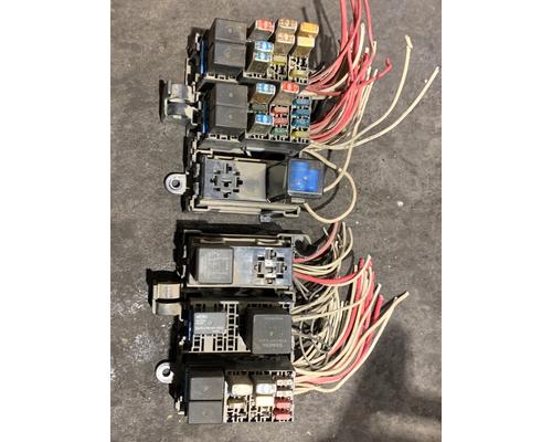 MACK CX613 VISION Fuse Box