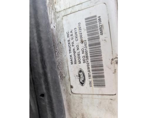 MACK CX613 VISION Parts Vehicles