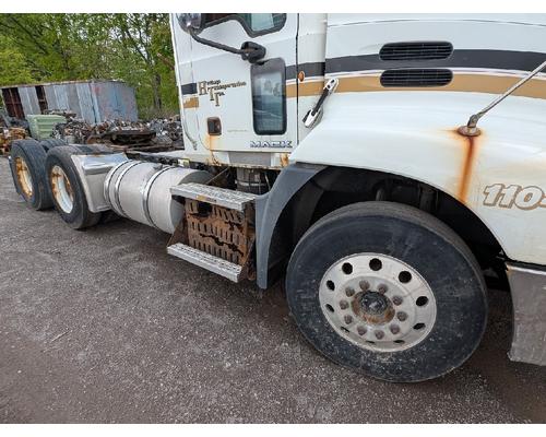 MACK CX613 VISION Parts Vehicles