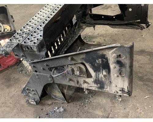 MACK CXN613 Battery Box