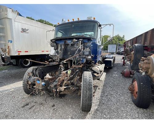 MACK CXN613 Parts Vehicles