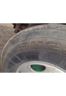 MACK CXN613 Tires