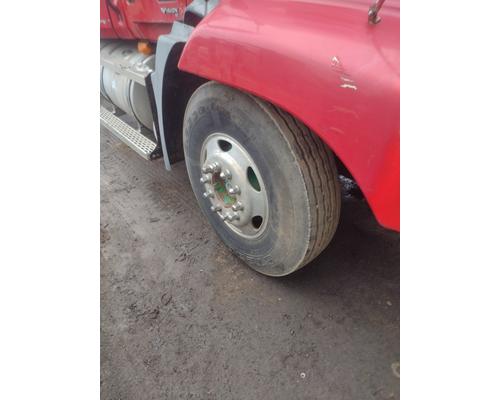 MACK CXN613 Tires