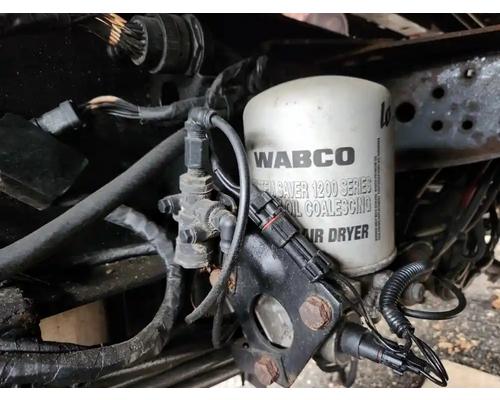  Mack CXU613 Air Dryer #
