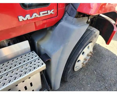 Mack CXU613 Fender Extension # Mack CXU613 Fender Extension #