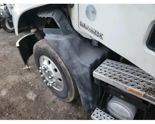 mack-cxu613-fender-extension #1363259