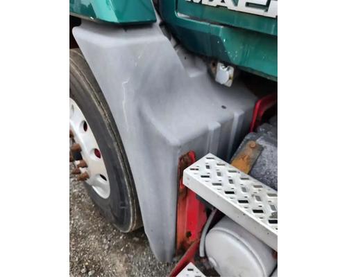mack-cxu613-fender-extension #1432832