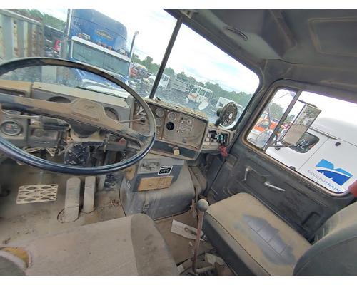 MACK DM686X Complete Vehicle