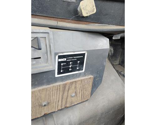 MACK DM686X Complete Vehicle