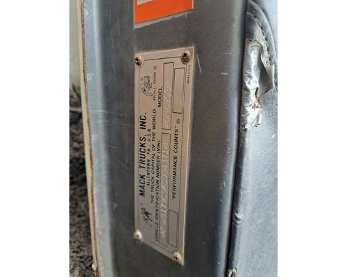 MACK DM690S Door Assembly, Front