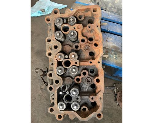 MACK E7 Cylinder Head
