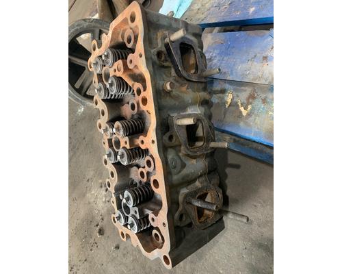 MACK E7 Cylinder Head