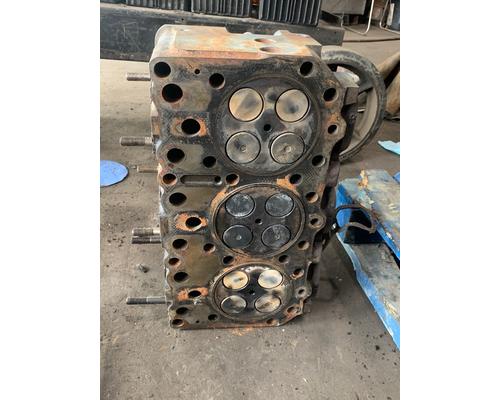 MACK E7 Cylinder Head