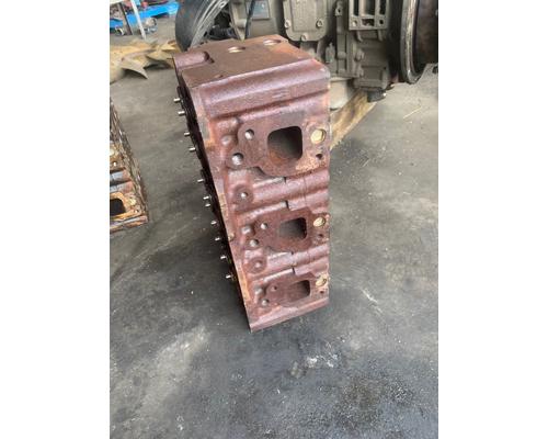 MACK E7 Cylinder Head