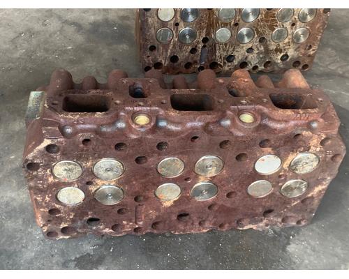 MACK E7 Cylinder Head