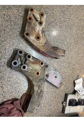 MACK E7 Engine Mounts