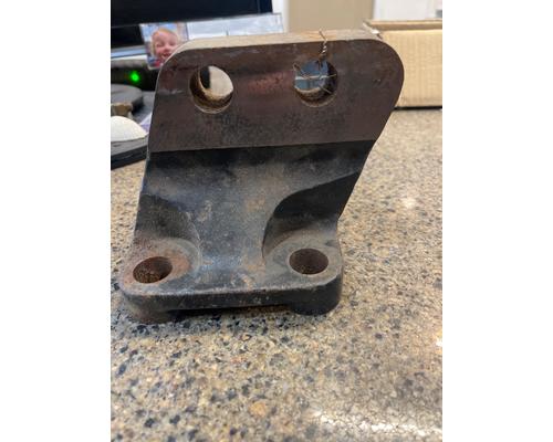 MACK E7 Engine Mounts