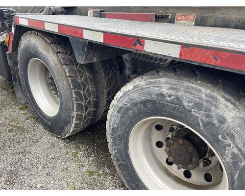 MACK GU813 Parts Vehicles