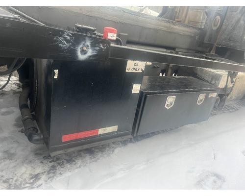 MACK GU813 Parts Vehicles