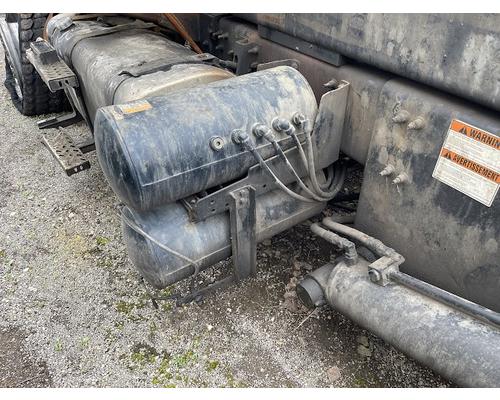 MACK GU813 Parts Vehicles