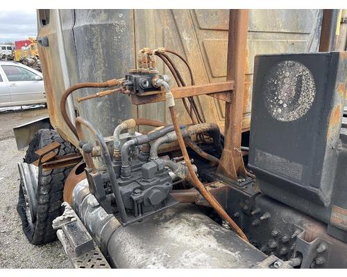 MACK GU813 Parts Vehicles