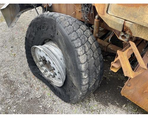 MACK GU813 Parts Vehicles