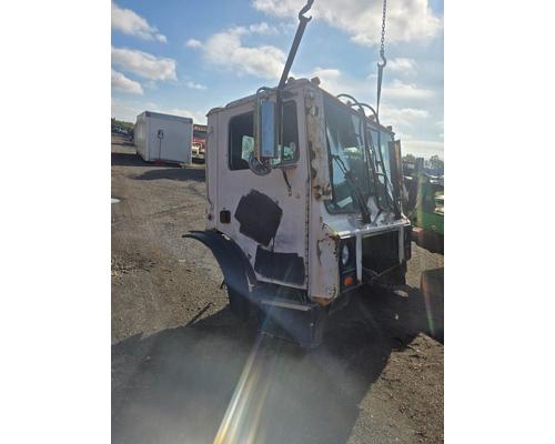 MACK MR688S Cab